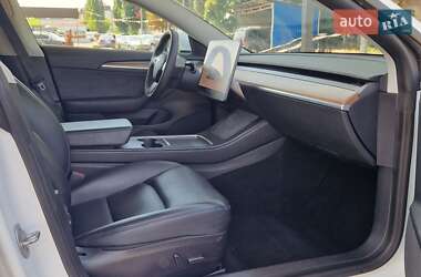 Седан Tesla Model 3 2022 в 
