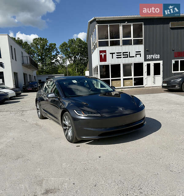 Седан Tesla Model 3 2024 в Виннице