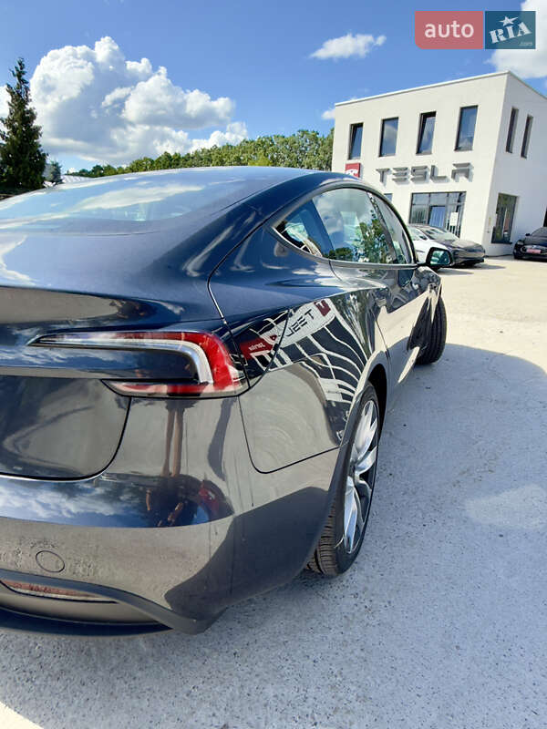 Седан Tesla Model 3 2024 в Виннице