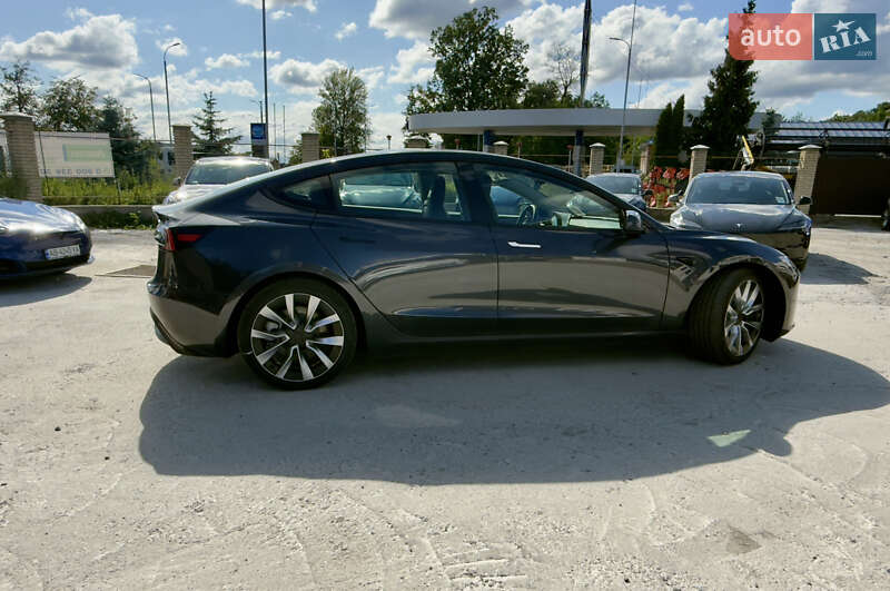 Седан Tesla Model 3 2024 в Виннице