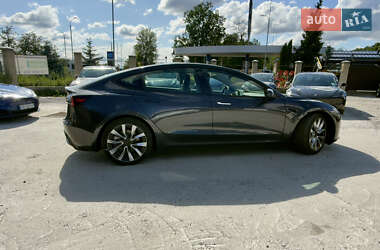 Седан Tesla Model 3 2024 в 