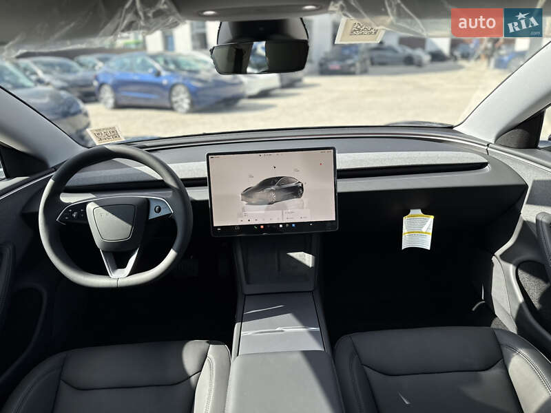 Седан Tesla Model 3 2024 в Виннице
