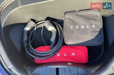 Седан Tesla Model 3 2019 в 
