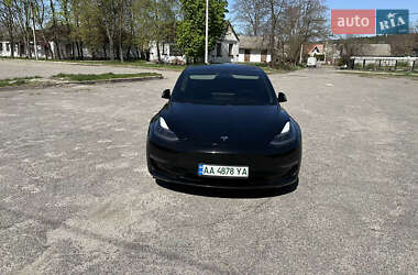 Седан Tesla Model 3 2021 в 