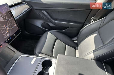 Седан Tesla Model 3 2021 в 