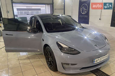 Седан Tesla Model 3 2021 в 