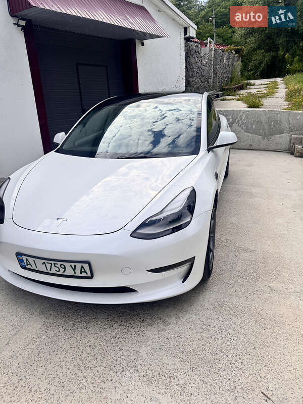 Седан Tesla Model 3 2021 в Вышгороде