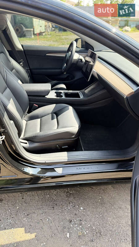 Седан Tesla Model 3 2021 в Києві