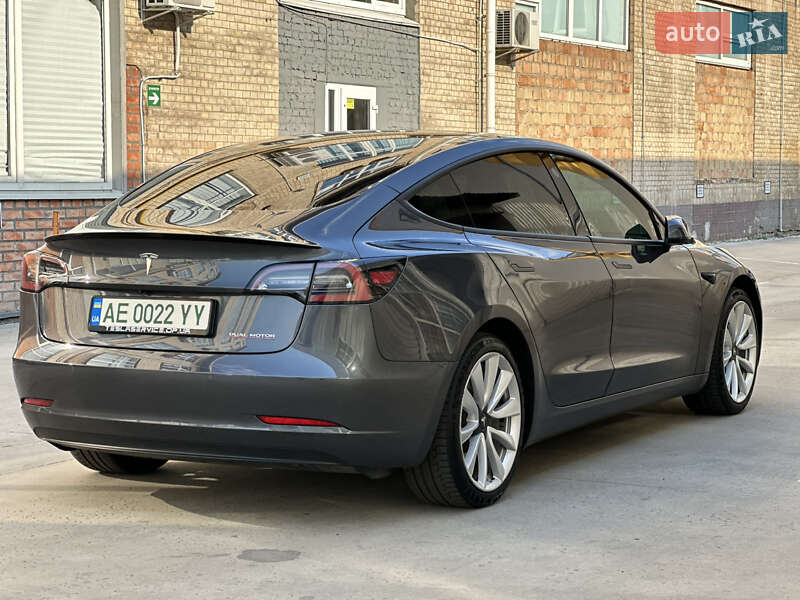 Седан Tesla Model 3 2019 в Киеве