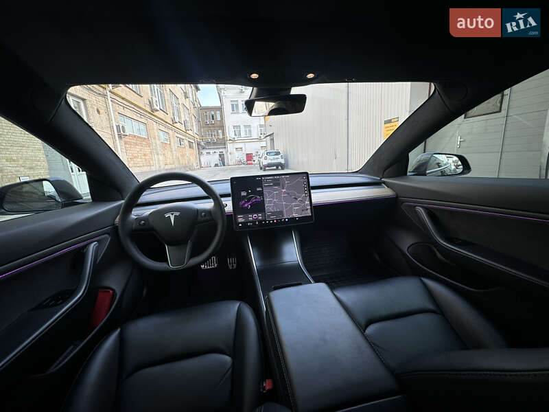 Седан Tesla Model 3 2019 в Киеве