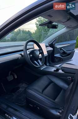 Седан Tesla Model 3 2022 в 