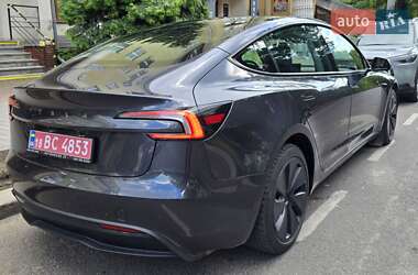 Седан Tesla Model 3 2024 в 