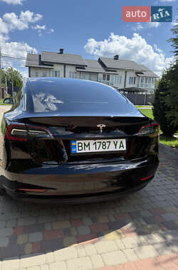 Седан Tesla Model 3 2021 в 