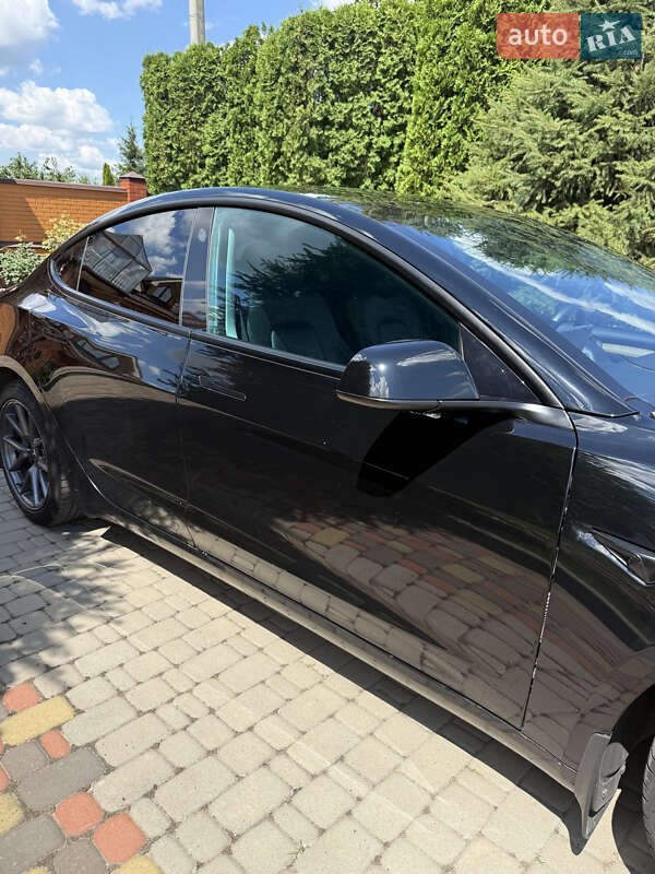 Седан Tesla Model 3 2021 в Сумах