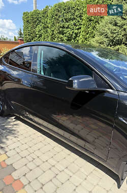 Седан Tesla Model 3 2021 в 