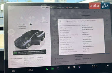 Седан Tesla Model 3 2022 в 