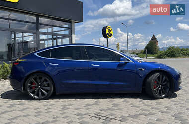 Седан Tesla Model 3 2020 в 