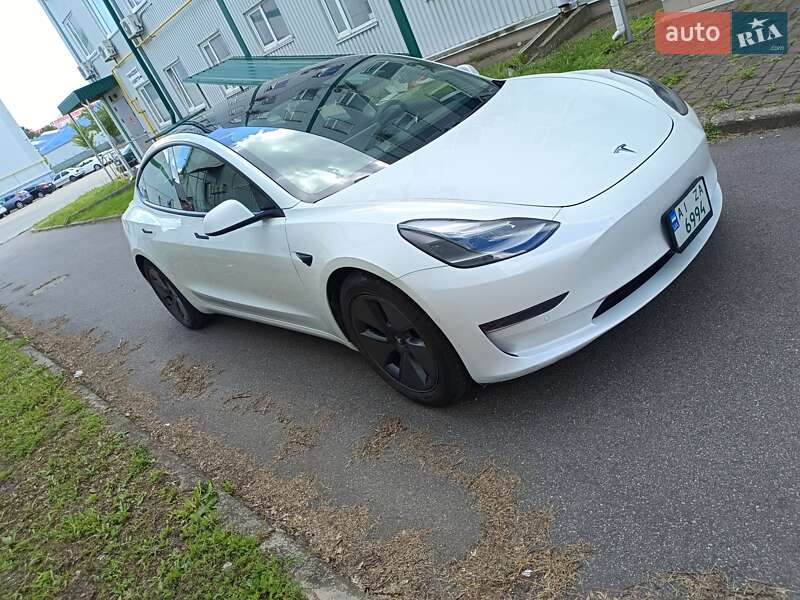 Седан Tesla Model 3 2021 в Броварах