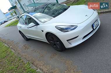 Седан Tesla Model 3 2021 в 
