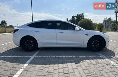 Седан Tesla Model 3 2017 в 