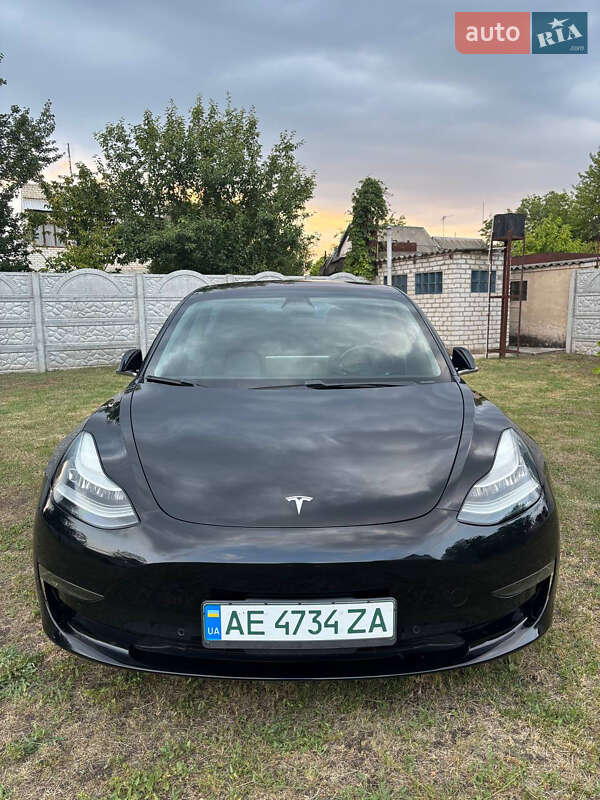 Седан Tesla Model 3 2018 в Кам'янському