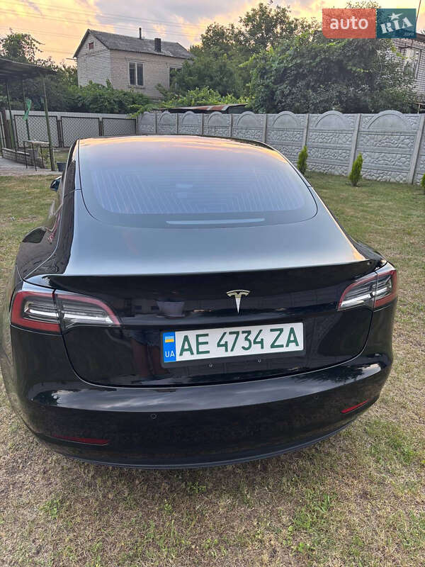 Седан Tesla Model 3 2018 в Кам'янському