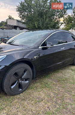Седан Tesla Model 3 2018 в Кам'янському