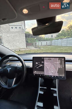 Седан Tesla Model 3 2018 в Кам'янському