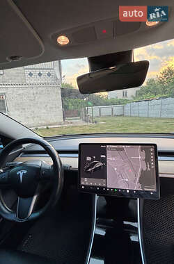 Седан Tesla Model 3 2018 в Кам'янському