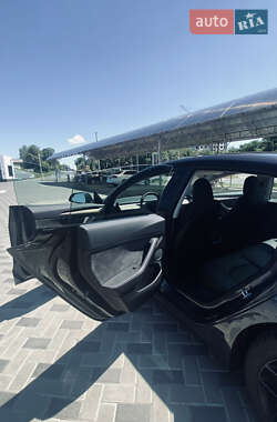 Седан Tesla Model 3 2023 в 