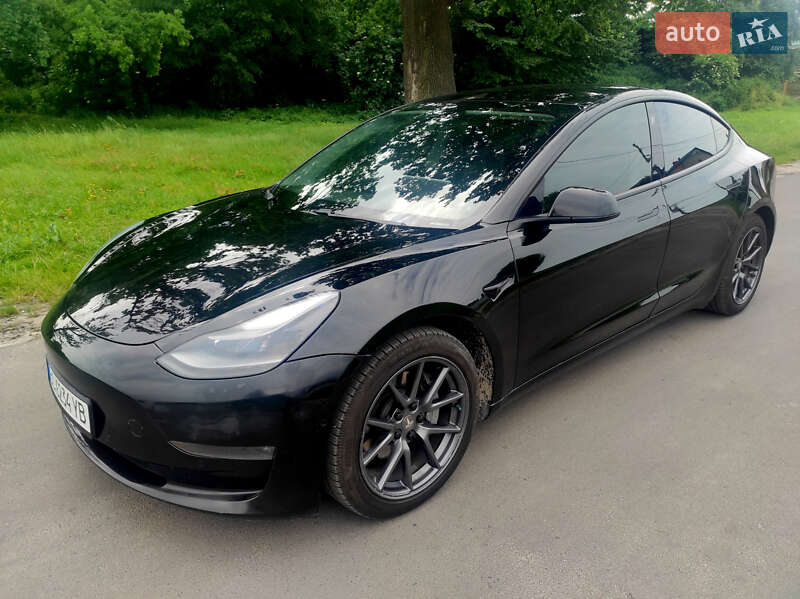 Tesla Model 3 2021