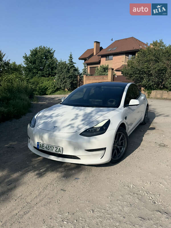 Седан Tesla Model 3 2022 в Каменском
