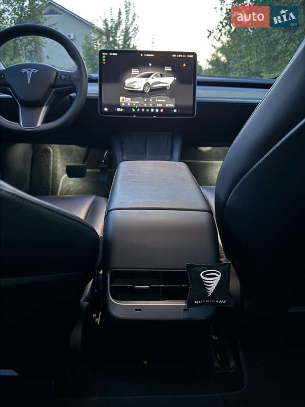 Седан Tesla Model 3 2022 в Каменском
