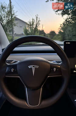 Седан Tesla Model 3 2022 в 