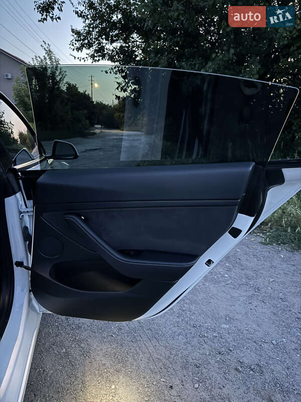 Седан Tesla Model 3 2022 в Каменском