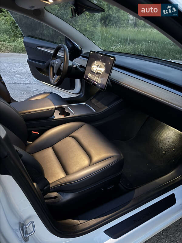 Седан Tesla Model 3 2022 в Каменском