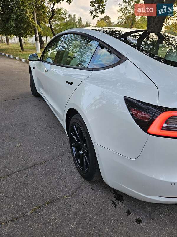 Седан Tesla Model 3 2020 в Запорожье