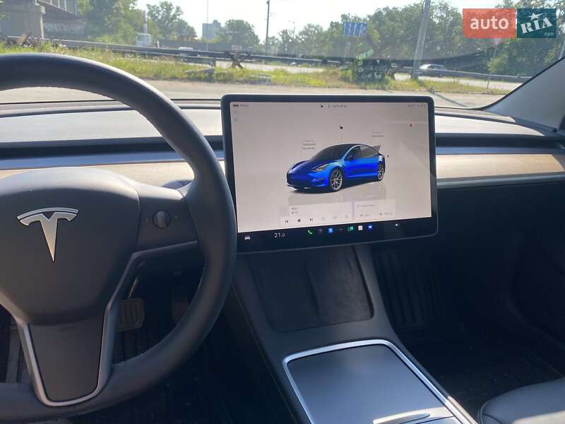 Седан Tesla Model 3 2023 в Києві