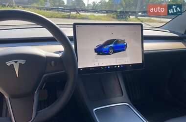 Седан Tesla Model 3 2023 в 