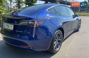 Седан Tesla Model 3 2023 в 