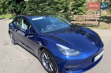 Седан Tesla Model 3 2023 в 