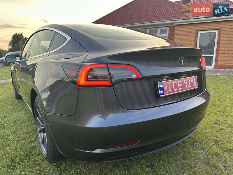 Седан Tesla Model 3 2019 в Харькове