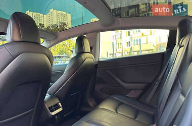 Седан Tesla Model 3 2020 в 