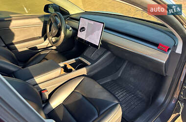 Седан Tesla Model 3 2020 в 