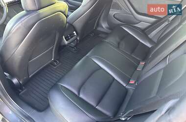 Седан Tesla Model 3 2020 в 
