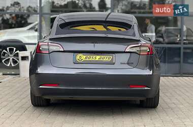 Седан Tesla Model 3 2023 в 