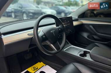 Седан Tesla Model 3 2023 в 