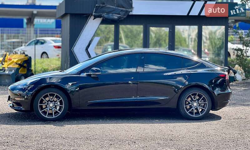 Седан Tesla Model 3 2019 в Києві