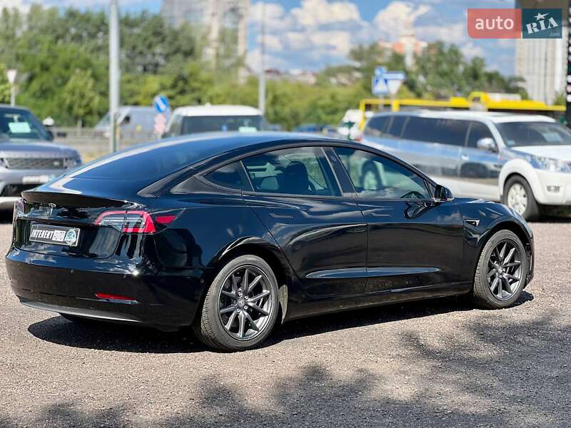 Седан Tesla Model 3 2019 в Києві