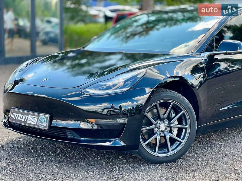 Седан Tesla Model 3 2019 в Києві